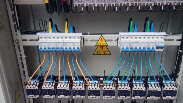 低壓柜合作嘉晟建設(shè)中駿四季陽(yáng)光項(xiàng)目【千亞電氣】